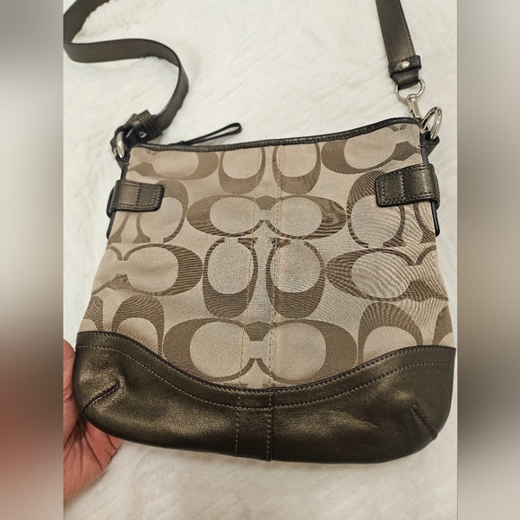 Coach Canvas Signature Chain Duffle Hangbag W/ Crossbody and Shoulder Bag - Picture 17 of 17